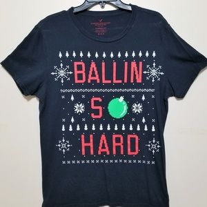 AE Navy Blue Christmas Graphic T. Size M.